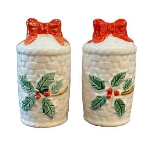 Vintage Japan basketweave salt and pepper w holly + red bow
